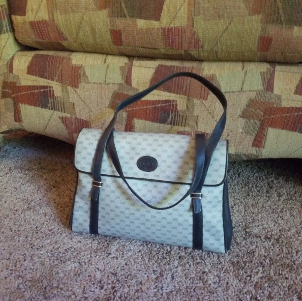 AUTHENTIC VINTAGE GUCCI SATCHEL
